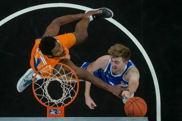 首秀表现 首秀表现