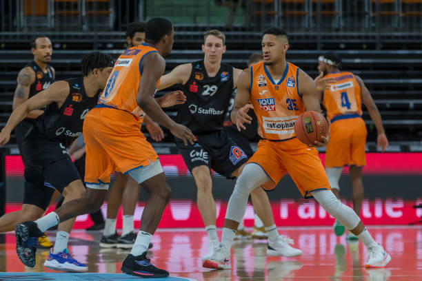 陷入犯规麻 陷入犯规麻